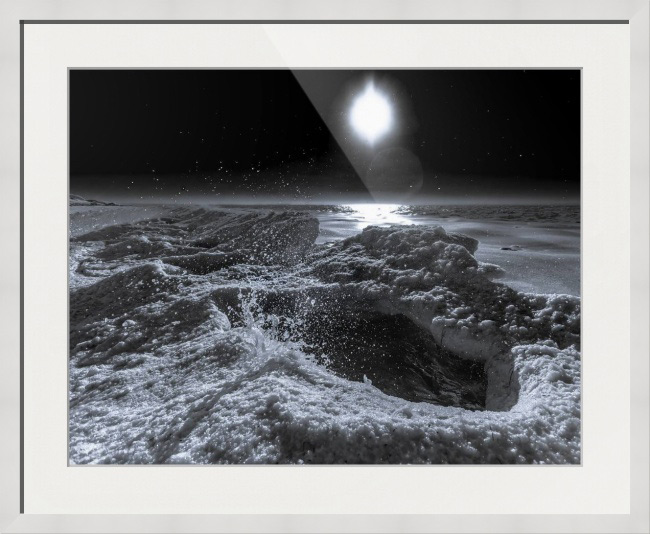 frozen-stars-white-frames-black-and-white-photography