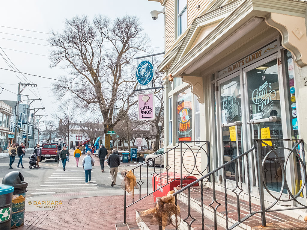 provincetown-commercial-street
