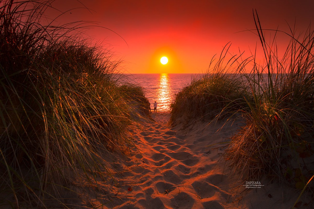 Prime sunset tonight from First Encounter beach in Eastham Massachusetts. Photo by Dapixara https://dapixara.com
