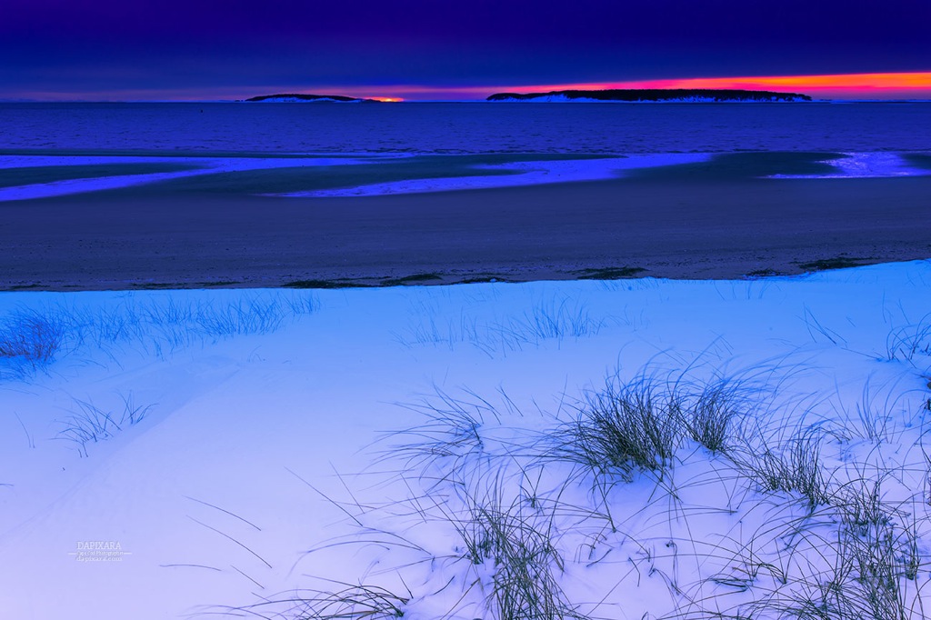 Winter beach sunset - Wellfleet Indian Neck Beach. Photo by Dapixara https://dapixara.com