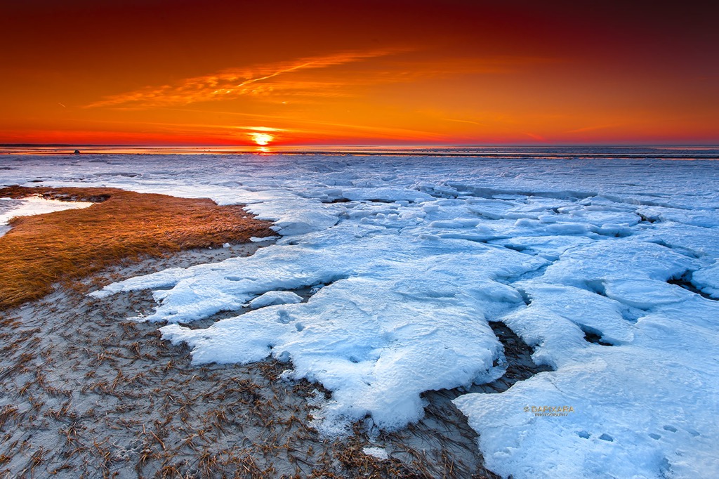 Today's divine sunset from Skaket beach in Orleans, Massachusetts. It's time to spring forward! Sunset at Skate beach, Orleans, Massachusetts, Cape Cod. © Dapixara.