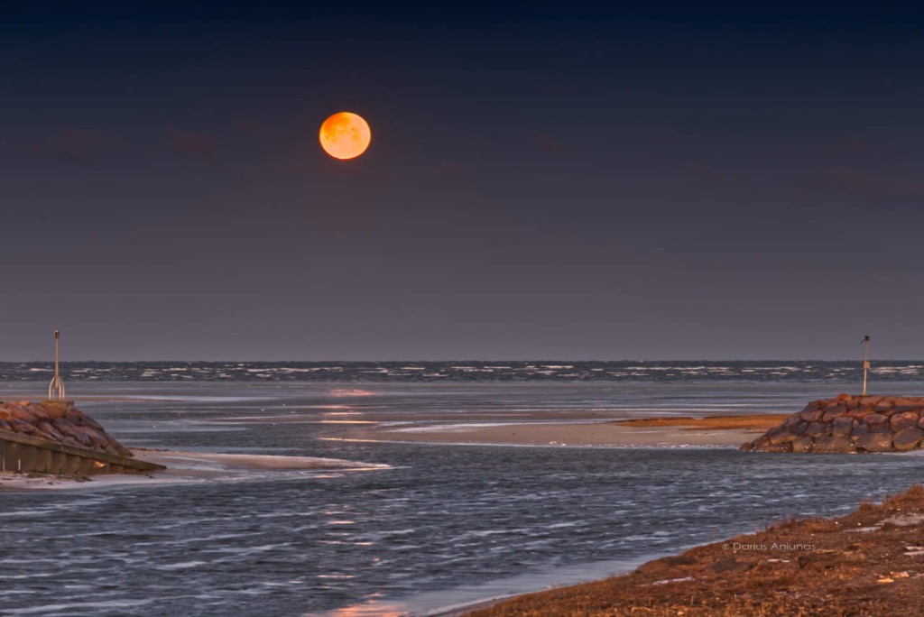 Full Moon, Rock Harbor, Orleans ma.