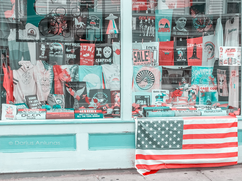 provincetown-commercial-street-4